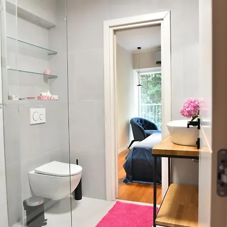 Lux Luna & Old Town زادار