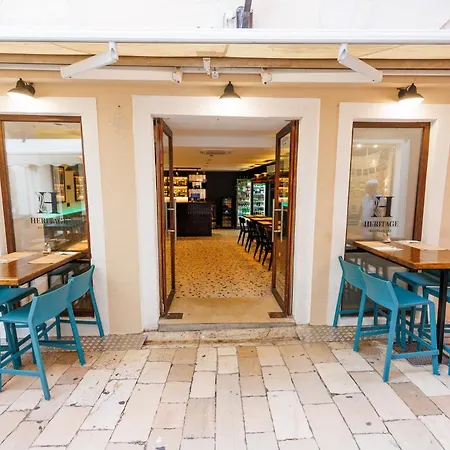 Lux Luna & Old Town *